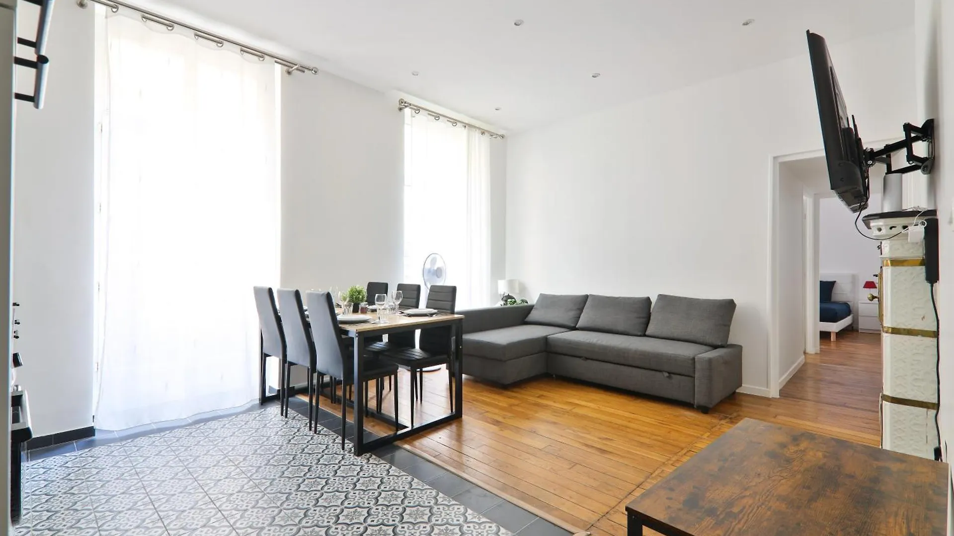 2 Bedroom Quartier Le Marais