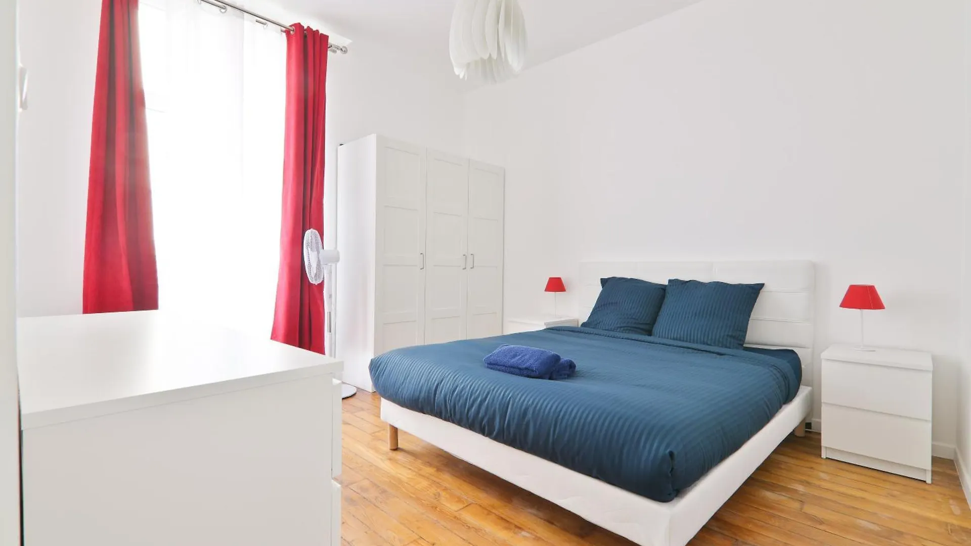 2 Bedroom Quartier Le Marais Apartment Paris